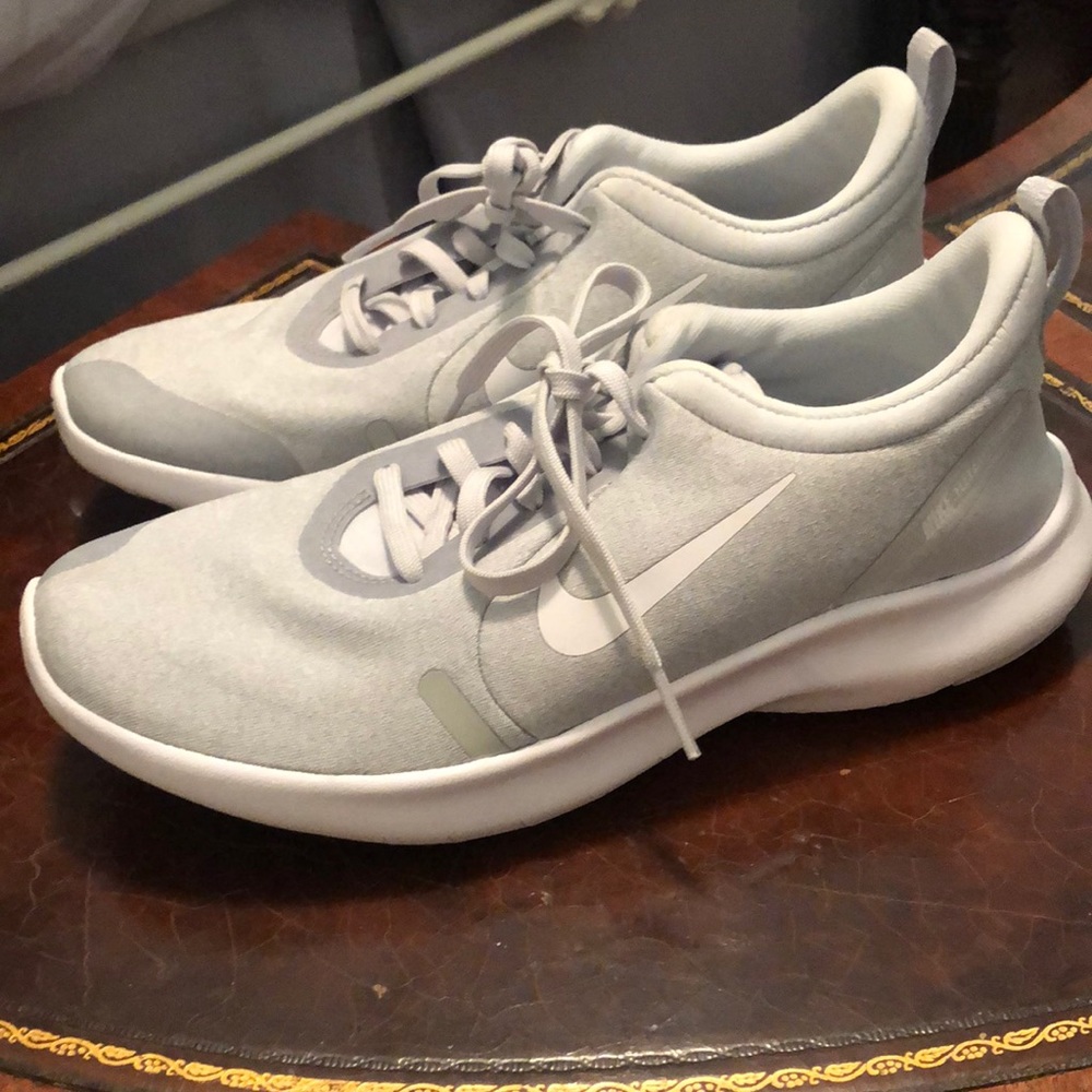 Grey/white Nike flex atheistic shoes